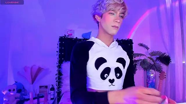 Cooperrosscute233 online show from 01.15.26