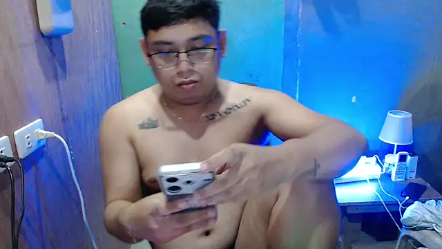 Snapshot of native_cummer chatting on 10.02.25 native cummer online show from 10.02.25