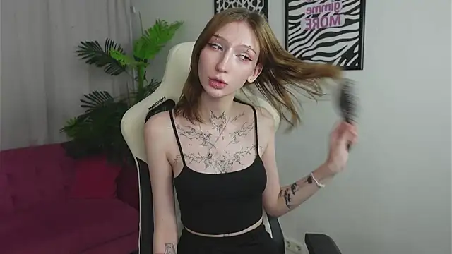 Snapshot of May_suki chatting on 01.12.26 May suki online show from 01.12.26