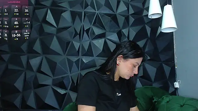 helenasaenz online show from 11.24.25