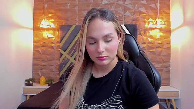 Emmaa white  online show from 03.16.26