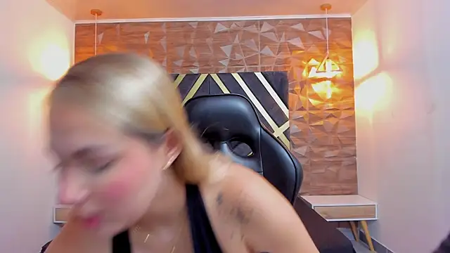 Emmaa white  online show from 05.02.26