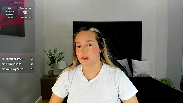 Emmaa white  online show from 07.24.26