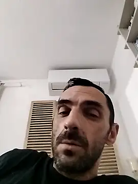 Snapshot of hotmen83 chatting on 09.13.25 hotmen83 online show from 09.13.25