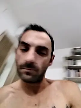 Snapshot of hotmen83 chatting on 09.29.25 hotmen83 online show from 09.29.25