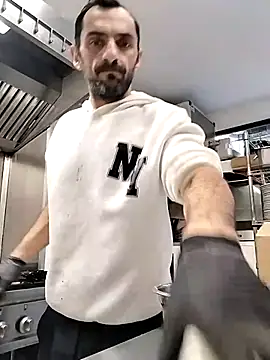 Snapshot of hotmen83 chatting on 10.10.25 hotmen83 online show from 10.10.25