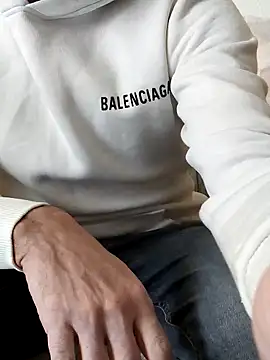 Snapshot of hotmen83 chatting on 01.18.26 hotmen83 online show from 01.18.26