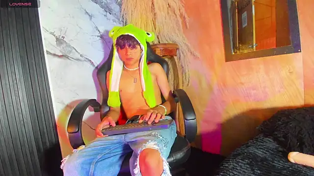 spicy adonhis online show from 09.25.25