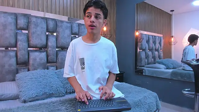 Snapshot of owen__johnson chatting on 01.09.26 owen johnson online show from 01.09.26