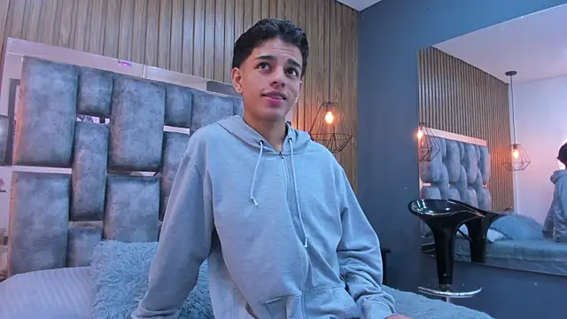 Snapshot of owen__johnson chatting on 01.12.26 owen johnson online show from 01.12.26