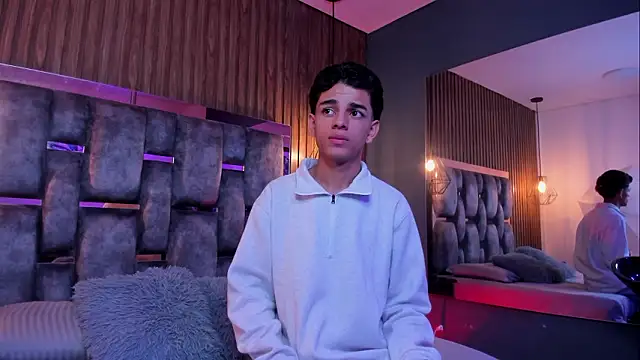 Snapshot of owen__johnson chatting on 02.01.26 owen johnson online show from 02.01.26