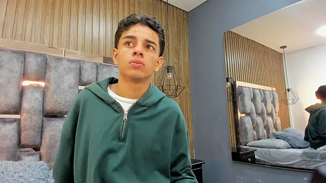 Snapshot of owen__johnson chatting on 02.08.26 owen johnson online show from 02.08.26