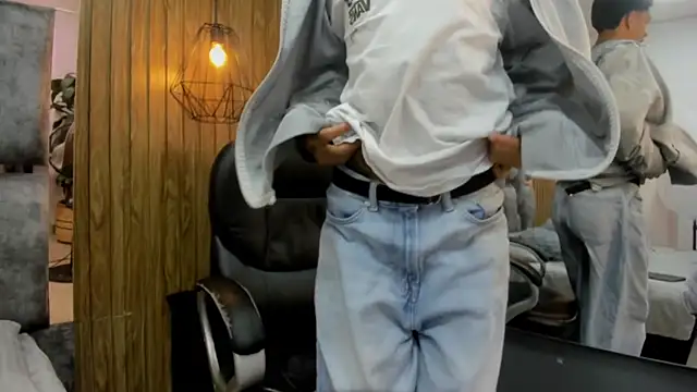 Snapshot of owen__johnson chatting on 02.21.26 owen johnson online show from 02.21.26