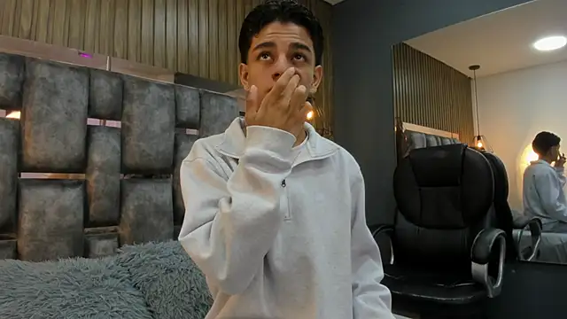 Snapshot of owen__johnson chatting on 02.25.26 owen johnson online show from 02.25.26