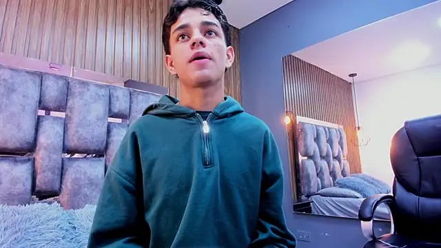 Snapshot of owen__johnson chatting on 03.01.26 owen johnson online show from 03.01.26