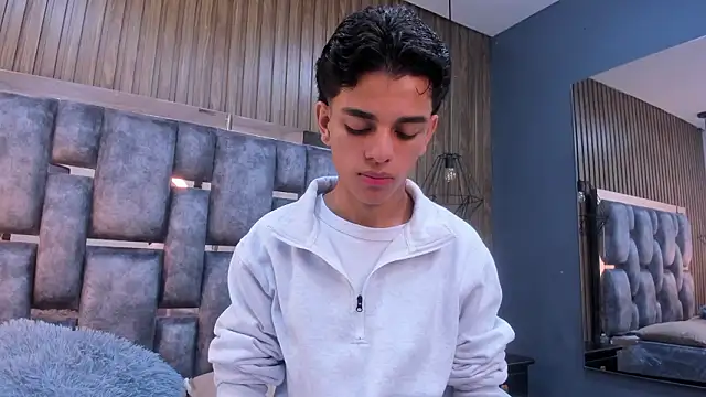 Snapshot of owen__johnson chatting on 03.05.26 owen johnson online show from 03.05.26