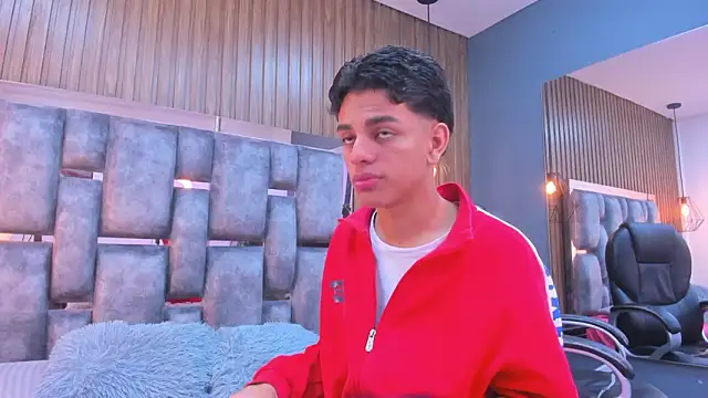 Snapshot of owen__johnson chatting on 03.11.26 owen johnson online show from 03.11.26