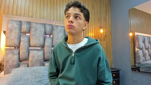 Snapshot of owen__johnson chatting on 03.15.26 owen johnson online show from 03.15.26