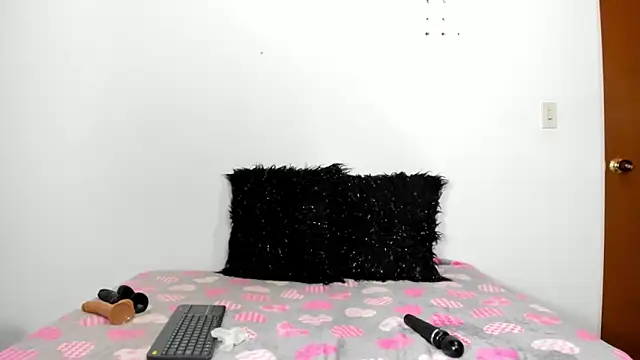 Camila Martiinez online show from 11.14.25