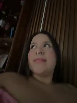 Snapshot of SamanthaDiamonds_ chatting on 10.05.25 SamanthaDiamonds online show from 10.05.25