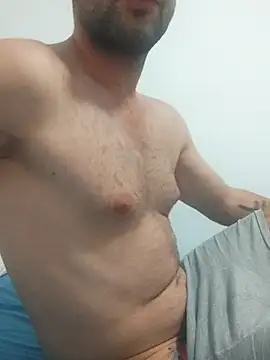 Snapshot of Ynsemr chatting on 09.26.25 Ynsemr online show from 09.26.25