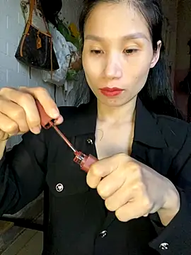 MinHiNi online show from 10.02.25