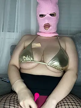 Snapshot of emiliafrancaise chatting on 03.02.26 emiliafrancaise online show from 03.02.26