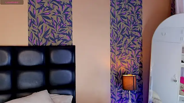  DantFox  online show from 10.10.25