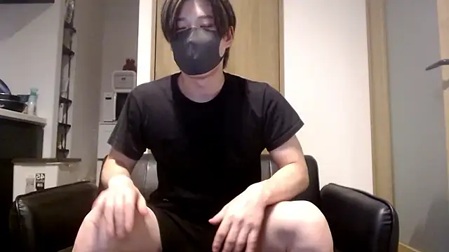 Snapshot of Mei-Tanaka chatting on 09.23.25 Mei-Tanaka online show from 09.23.25