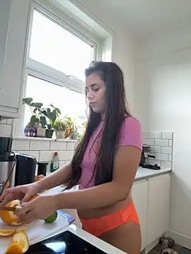 Snapshot of AlitaNova chatting on 11.09.25 AlitaNova online show from 11.09.25