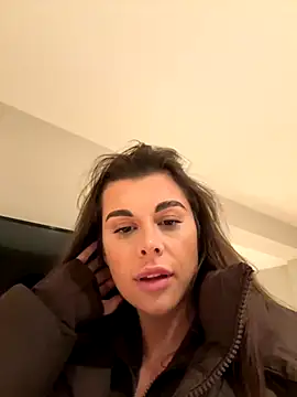 Snapshot of AlitaNova chatting on 11.30.25 AlitaNova online show from 11.30.25