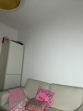 Snapshot of AlitaNova chatting on 12.01.25 AlitaNova online show from 12.01.25