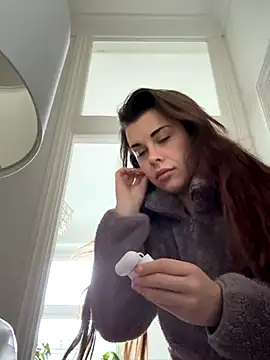 Snapshot of AlitaNova chatting on 12.05.25 AlitaNova online show from 12.05.25