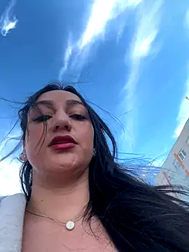 Ninabigtitied online show from 09.24.25