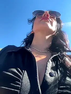 Ninabigtitied online show from 10.01.25