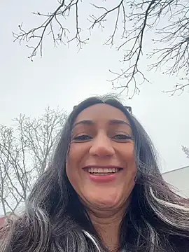 Ninabigtitied online show from 11.08.25