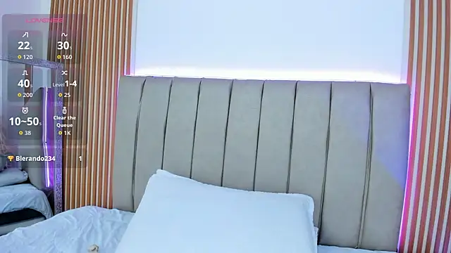 naishaa  online show from 11.20.25