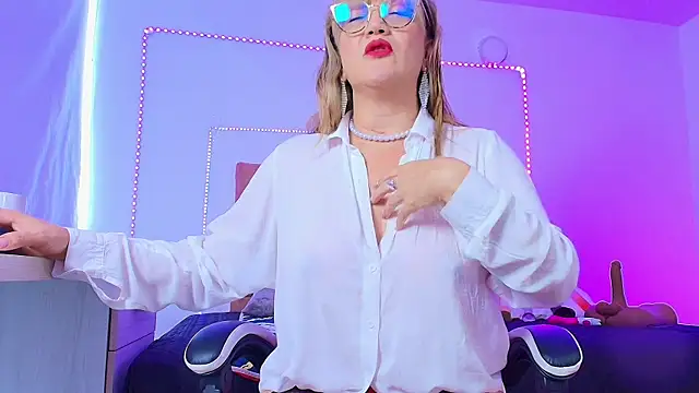 naomi diamond  online show from 06.16.26
