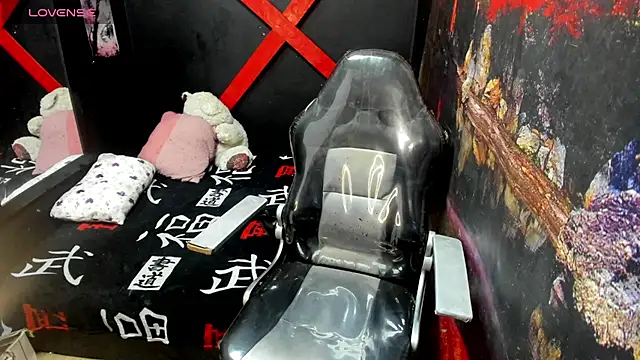 Snapshot of miatentazione chatting on 11.25.25 miatentazione online show from 11.25.25