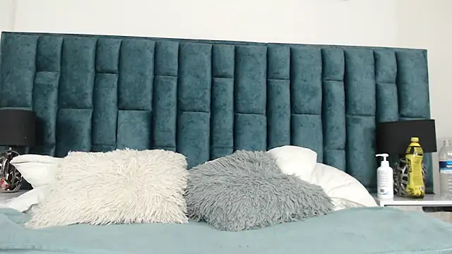 Emma Foxi online show from 11.03.25