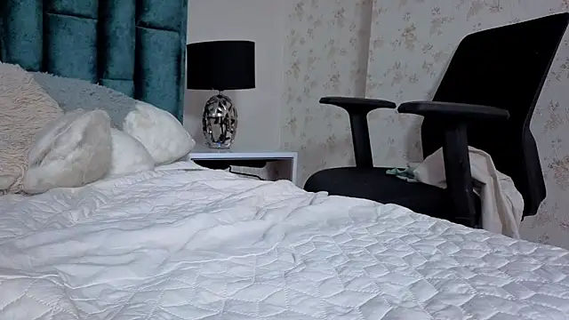 Emma Foxi online show from 02.02.26