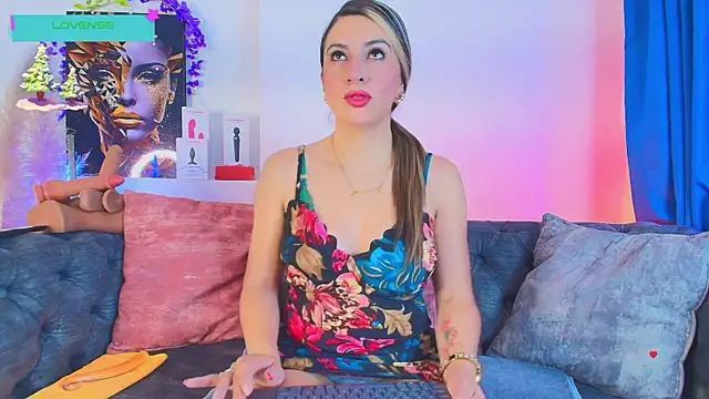 Snapshot of may_wood chatting on 12.03.25 may wood online show from 12.03.25