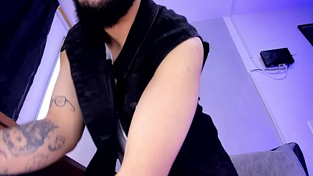 Noah devil  online show from 12.15.25