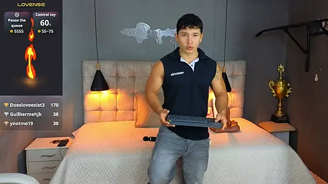 Horny nick18 online show from 10.02.25