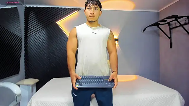 Horny nick18 online show from 04.21.26