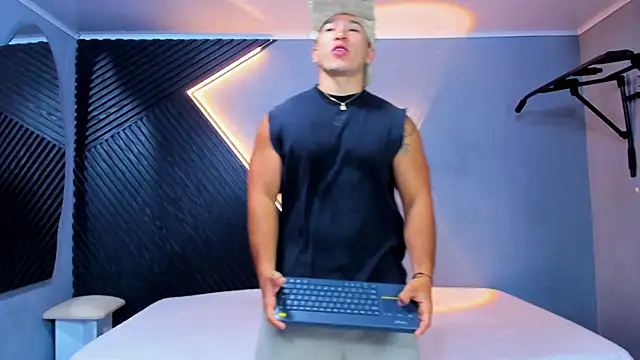 Horny nick18 online show from 05.30.26