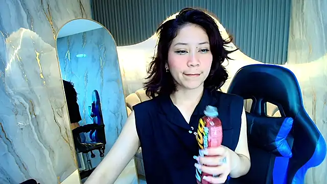 valentina r  online show from 11.29.25