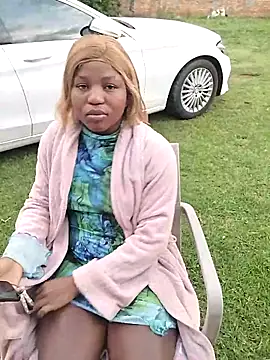 SweetHoney21  online show from 11.28.25