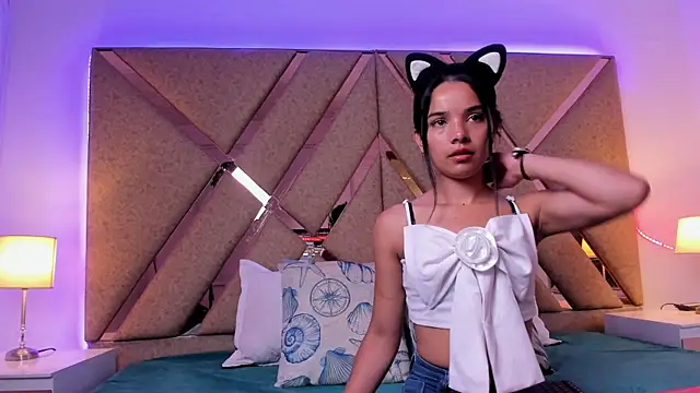 Snapshot of BelhaLawuo chatting on 12.22.25 BelhaLawuo online show from 12.22.25