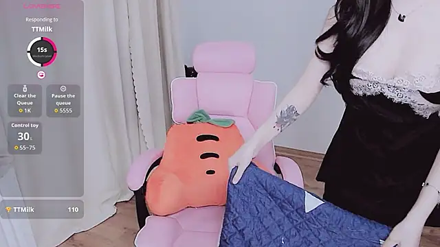 Snapshot of Miu-999 chatting on 10.02.25 Miu-999 online show from 10.02.25